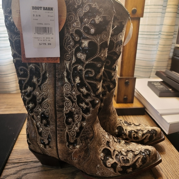 Corral Shoes - New size 9 Women's Corral Western Boots